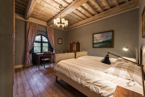 8 Schlafzimmer, Bügeleisen/Bügelbrett, WLAN, Bettwäsche