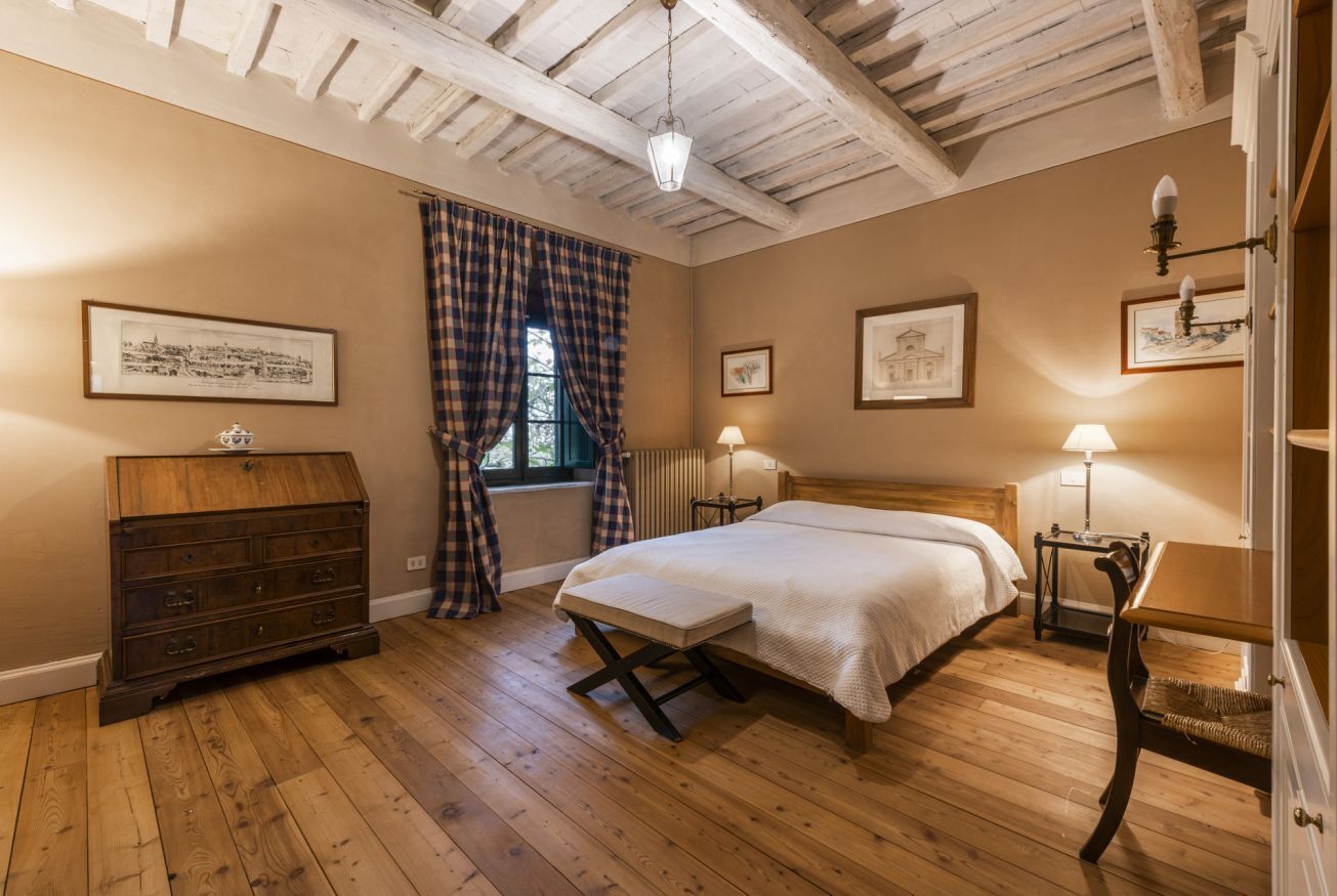 8 chambres, fer et planche à repasser, Wi-Fi, literie fournie