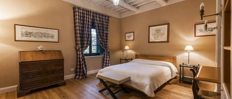 8 chambres, fer et planche Ă repasser, Wi-Fi, literie fournie