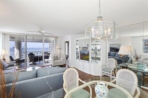 Unclassified image, 2 of 30, button