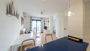 Unclassified image, 2 of 22, button - Apartamento Panoramico Tres Pinos. Piscina (San Jose)