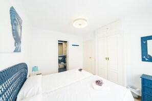 1 bedroom, iron/ironing board, travel cot, WiFi