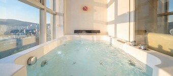 Geoje Forest-morning Spa Pension