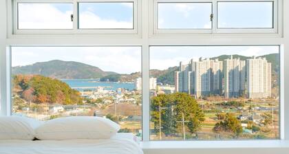 Geoje Forest-morning Spa Pension