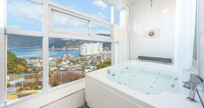 Geoje Forest-morning Spa Pension