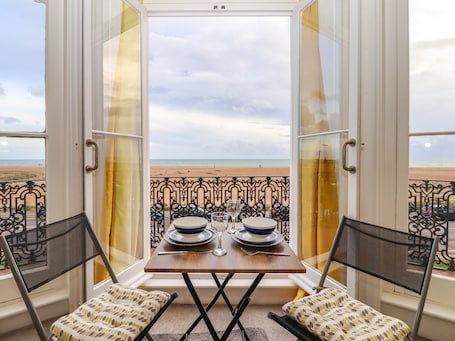 ์ฝํฐ์ง | ๋ด๋ถ