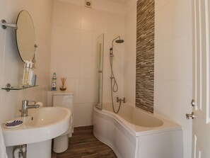 Cottage | Badkamer | Een douche