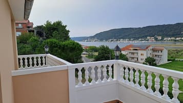 Apartment (Two Bedroom Apartment with Balcony an) | Balcony