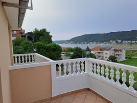 Apartamento (Two Bedroom Apartment with Balcony an) | Balcón