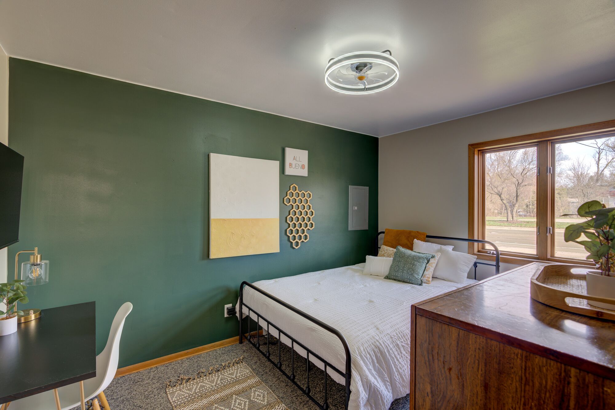 3 chambres, bureau, Wi-Fi gratuit, draps fournis