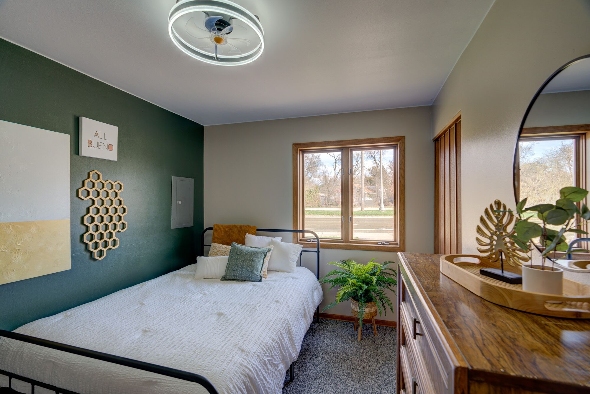 3 bedrooms, desk, free WiFi, bed sheets