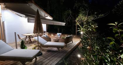 Very bright Scandinavian chalet located 3 min. from the lake and 10 min. of the