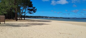 Very bright Scandinavian chalet located 3 min. from the lake and 10 min. of the