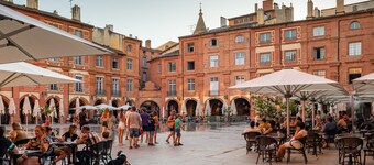 INGRES Large, very quiet studio in the heart of town.