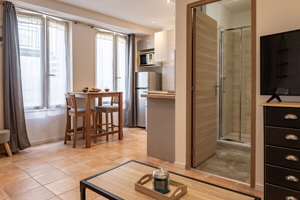 Interior - INGRES Large, very quiet studio in the heart of town. (Montauban)