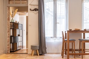 Dining - INGRES Large, very quiet studio in the heart of town. (Montauban)