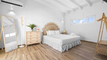 3 habitaciones, tabla de planchar con plancha, wifi y ropa de cama