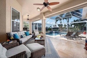 Smart TV - Bella Vida - Beautiful 3 Bedroom 3 Bath Villa (Cape Coral)