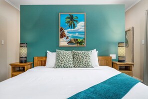 4 habitaciones, tabla de planchar con plancha, wifi y ropa de cama 