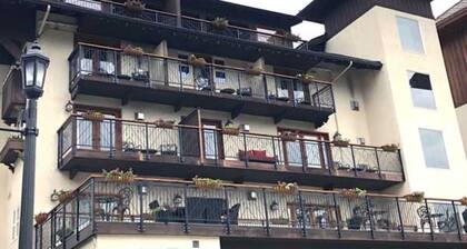 Studio from 12/18 -12/20 at Blackbird Lodge in downtown Leavenworth (sleeps 2)