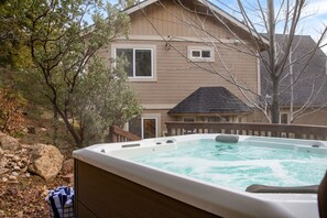 Bain à remous extérieur