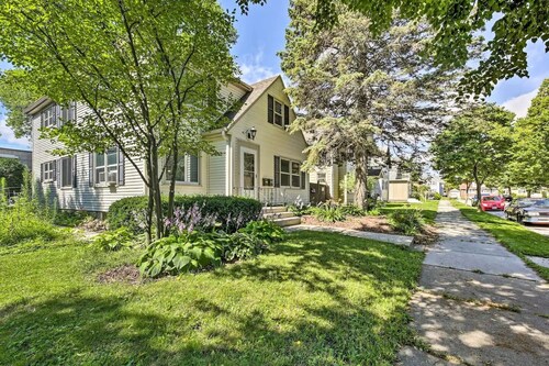 Logan Ave Holiday House - Upper