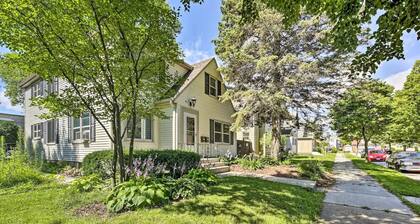 Logan Ave Holiday House - Upper