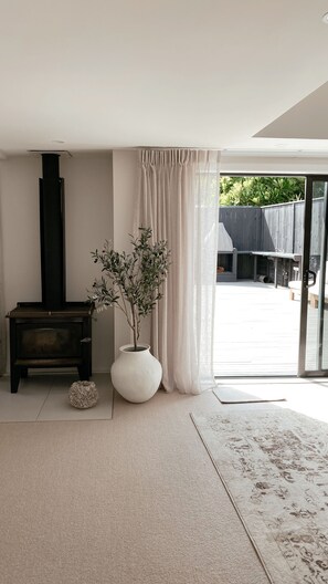 Interior - Huge Family Retreat with Pool and Cinema - 4 mins from the beach (Mount Maunganui)