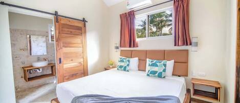 9 bedrooms, iron/ironing board, WiFi, bed sheets