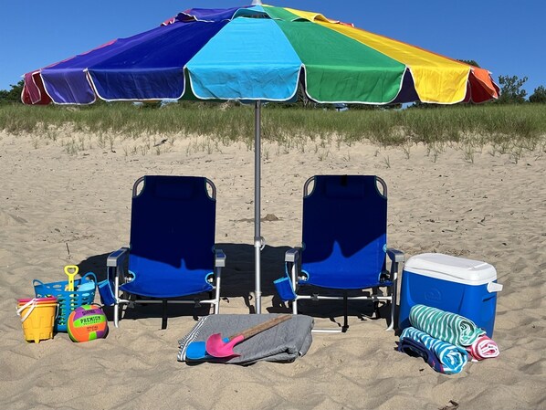 Beach - 1 mile to Lake MI | Bikes included| Mins. to SoHa | Hot tub (South Haven)