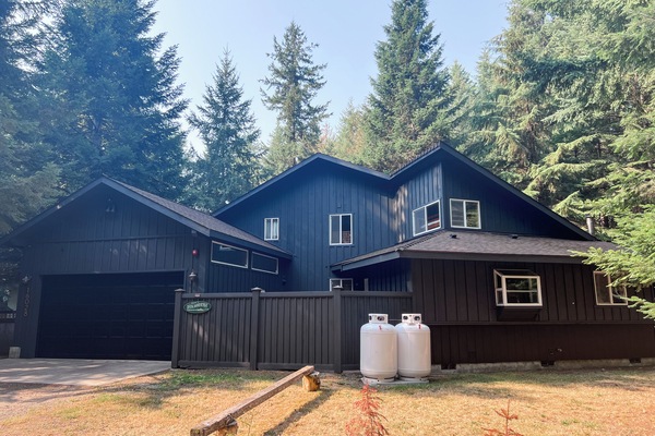 Welcome to Crystal Rainier Retreat