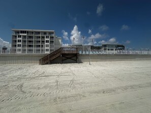 Exterior - Your Coastal Retreat in Daytona – Welcome to Our Beach Escape (Daytona Beach)