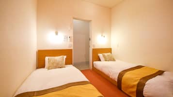 Habitación básica con 2 camas individuales, 2 camas individuales, no fumadores, planta baja | Escritorio, wifi gratis, ropa de cama