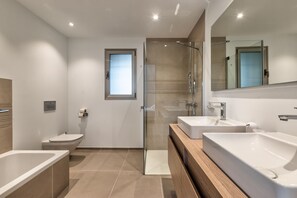 Douche, serviettes fournies