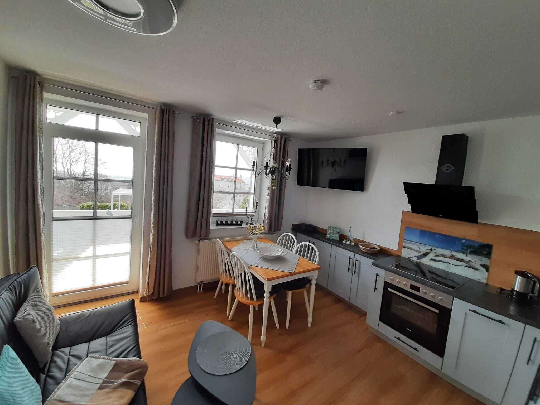 Fernseher, Stereoanlage