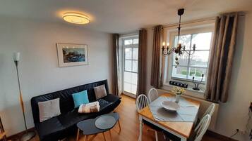 Fernseher, Stereoanlage