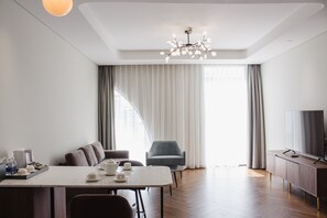 Minibar, laptop workspace, free WiFi, bed sheets - Grand Tourane Nha Trang Hotel (Nha Trang)