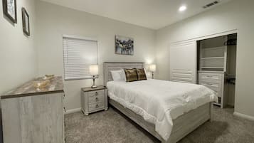 4 makuuhuonetta, silitysrauta/-lauta, vauvan matkasänky, ilmainen Wi-Fi