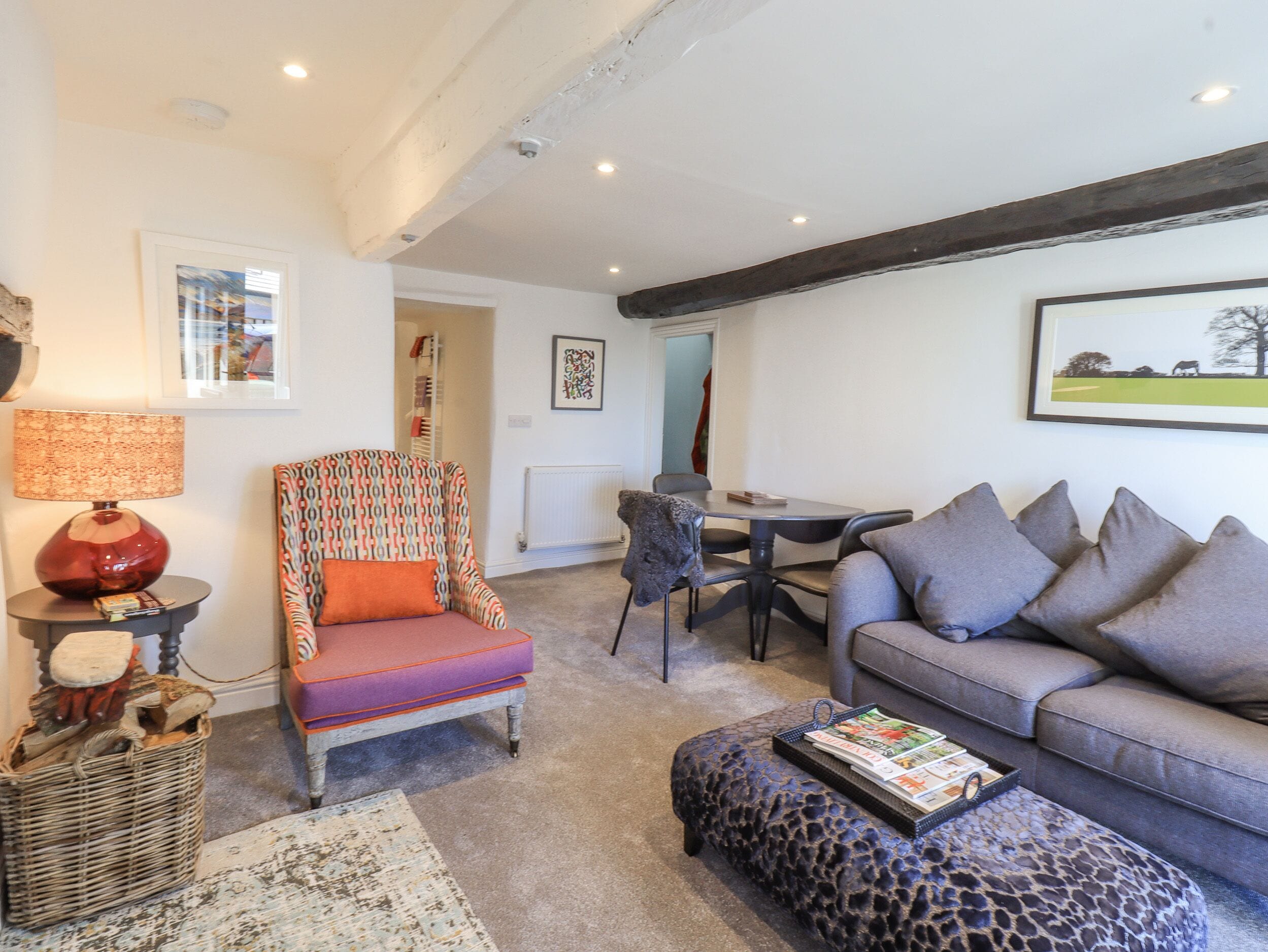 Cottage | Living area | Fireplace