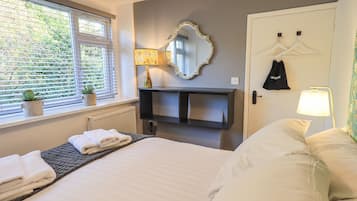 2 bedrooms, individually decorated, individually furnished, free WiFi