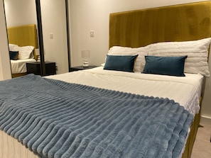 Apartment - Cosy Stunning two Bed Apartment With Balcony (Ilford)