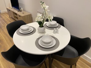 Apartment | Dining - Cosy Stunning two Bed Apartment With Balcony (Ilford)