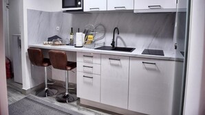Estudio (Studio Apartment) | Cocina privada | Frigorífico
