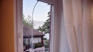 Estudio (Studio Apartment) | Exterior