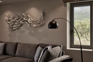3 bedrooms - Beachfront Alassa Villas With Private Pools (West Mani)