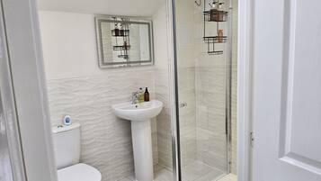 House | Bathroom | Shower, hair dryer, towels