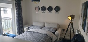 1 chambre, fer et planche à repasser, Wi-Fi gratuit, draps fournis