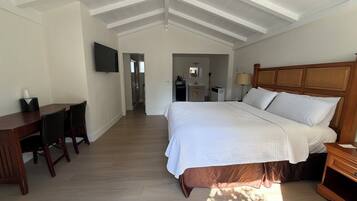 1 dormitorio, tabla de planchar con plancha, wifi y ropa de cama