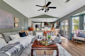 Smart-TV, peis, videospill og fotballspill