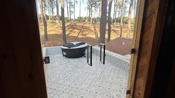 Superior Cabin | Individually furnished, iron/ironing board, free WiFi, bed sheets